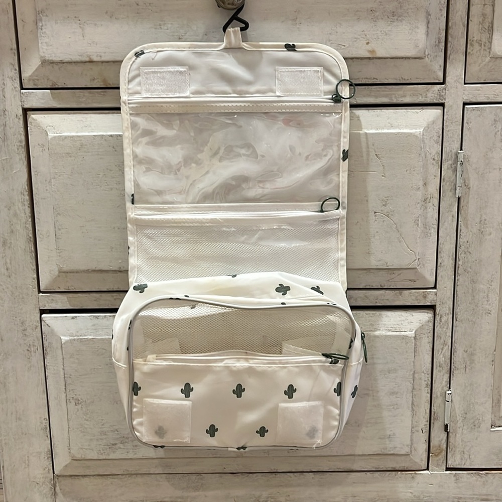 TOILITRY case - Picture 2 of 3